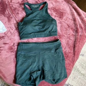 Outdoor voices forest green set